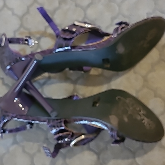 Patent leather heels - Picture 3 of 3